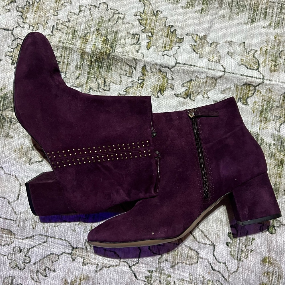 Stunning WHBM low block heel booties